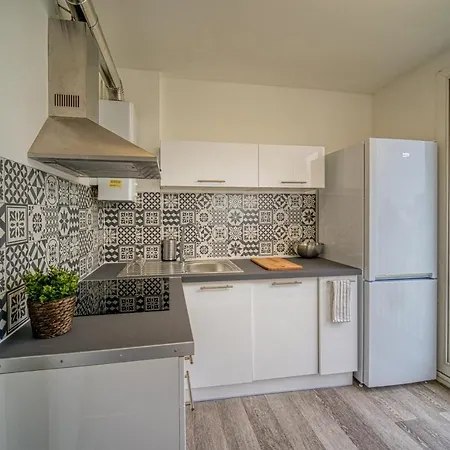 Apartment Equipe Parking Balcon 2